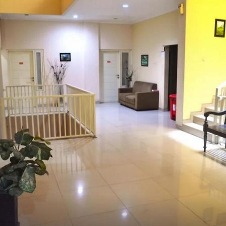 Blimbing  Reddoorz Near Plaza Araya Malang酒店 外观 照片