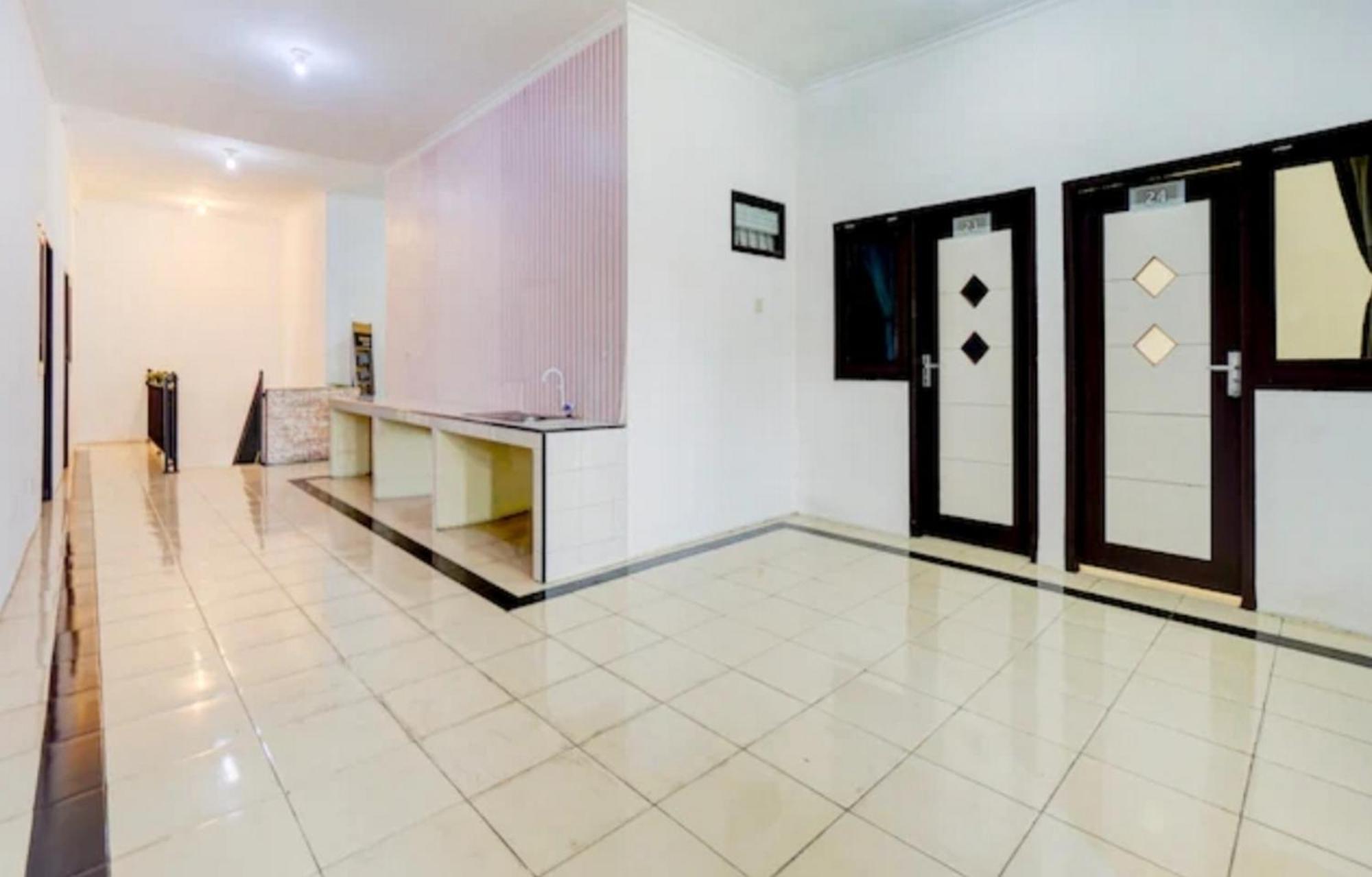 Blimbing  Reddoorz Near Plaza Araya Malang酒店 外观 照片