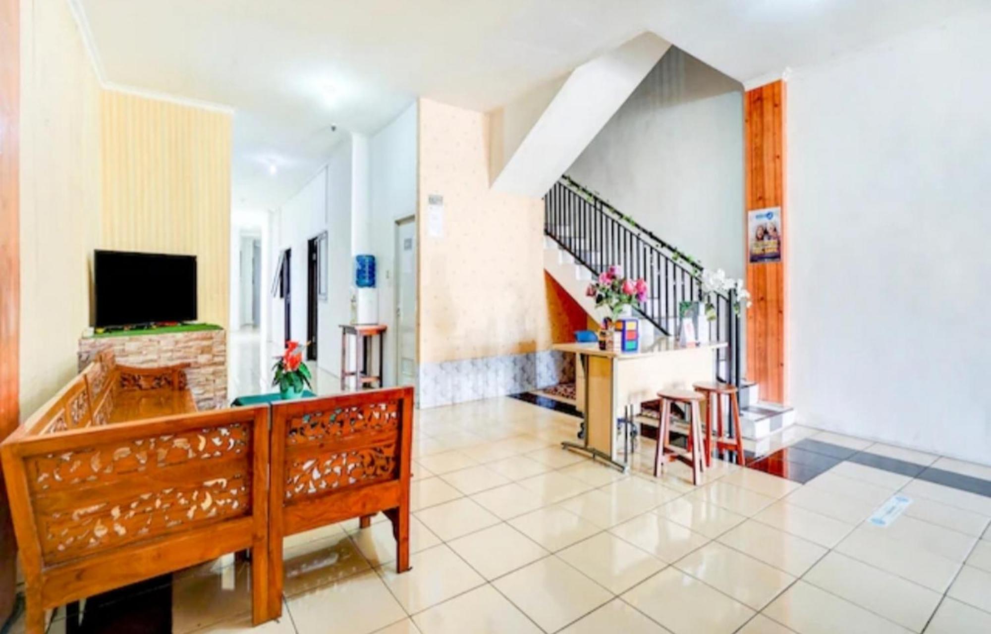 Blimbing  Reddoorz Near Plaza Araya Malang酒店 外观 照片