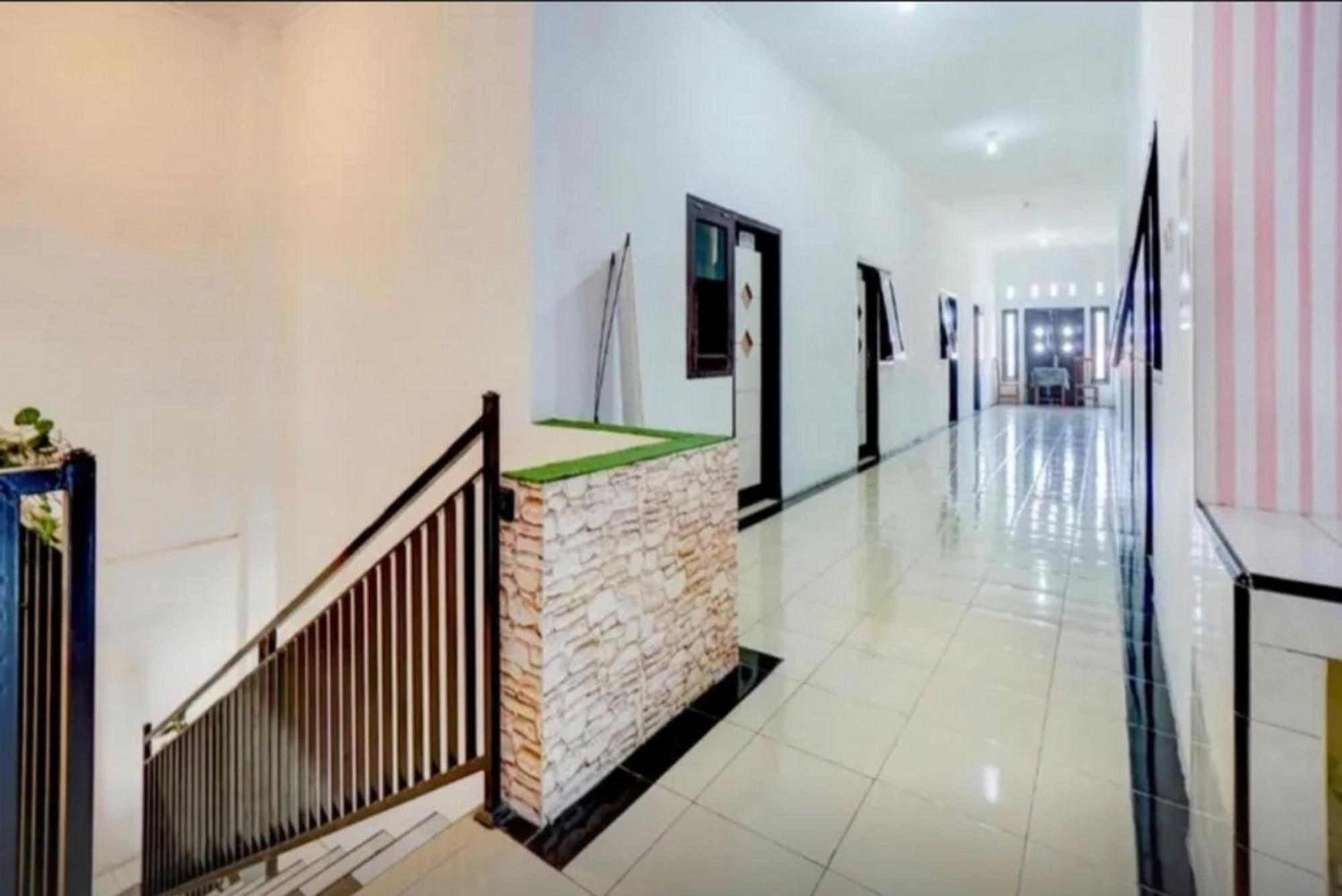 Blimbing  Reddoorz Near Plaza Araya Malang酒店 外观 照片