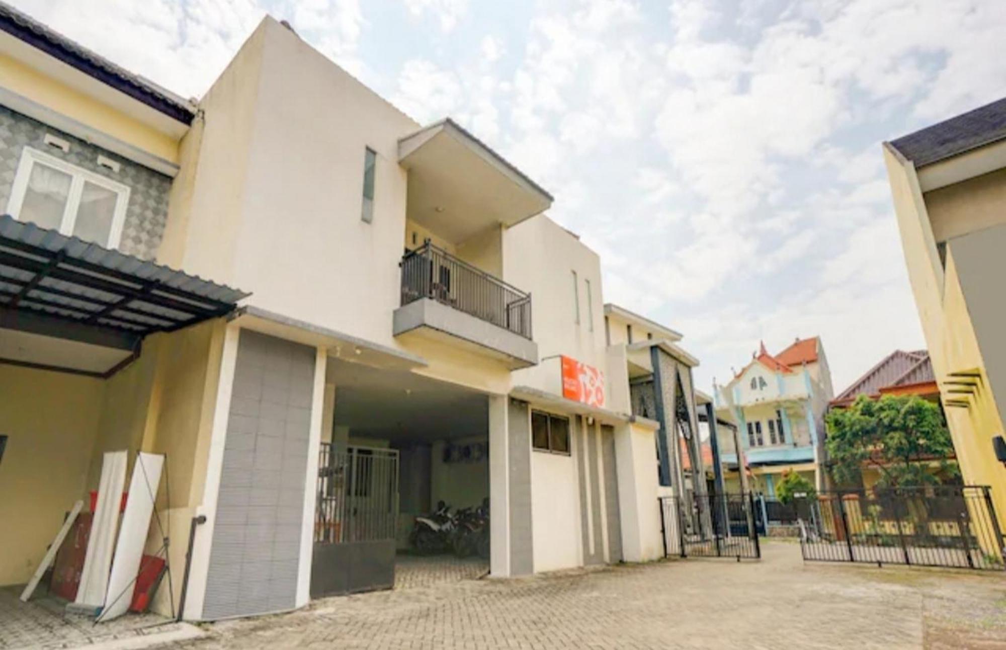 Blimbing  Reddoorz Near Plaza Araya Malang酒店 外观 照片